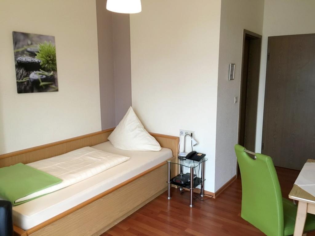 Hotel Garni Am Goetheplatz Bad Münster am Stein-Ebernburg Eksteriør billede