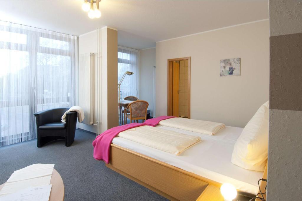 Hotel Garni Am Goetheplatz Bad Münster am Stein-Ebernburg Værelse billede
