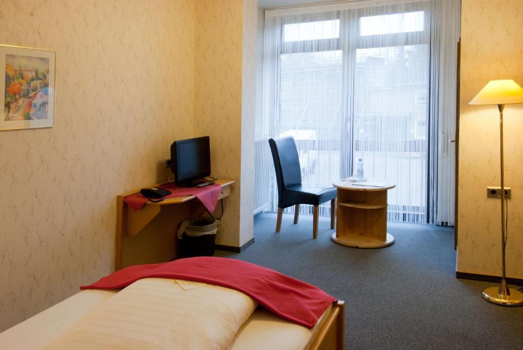 Hotel Garni Am Goetheplatz Bad Münster am Stein-Ebernburg Værelse billede
